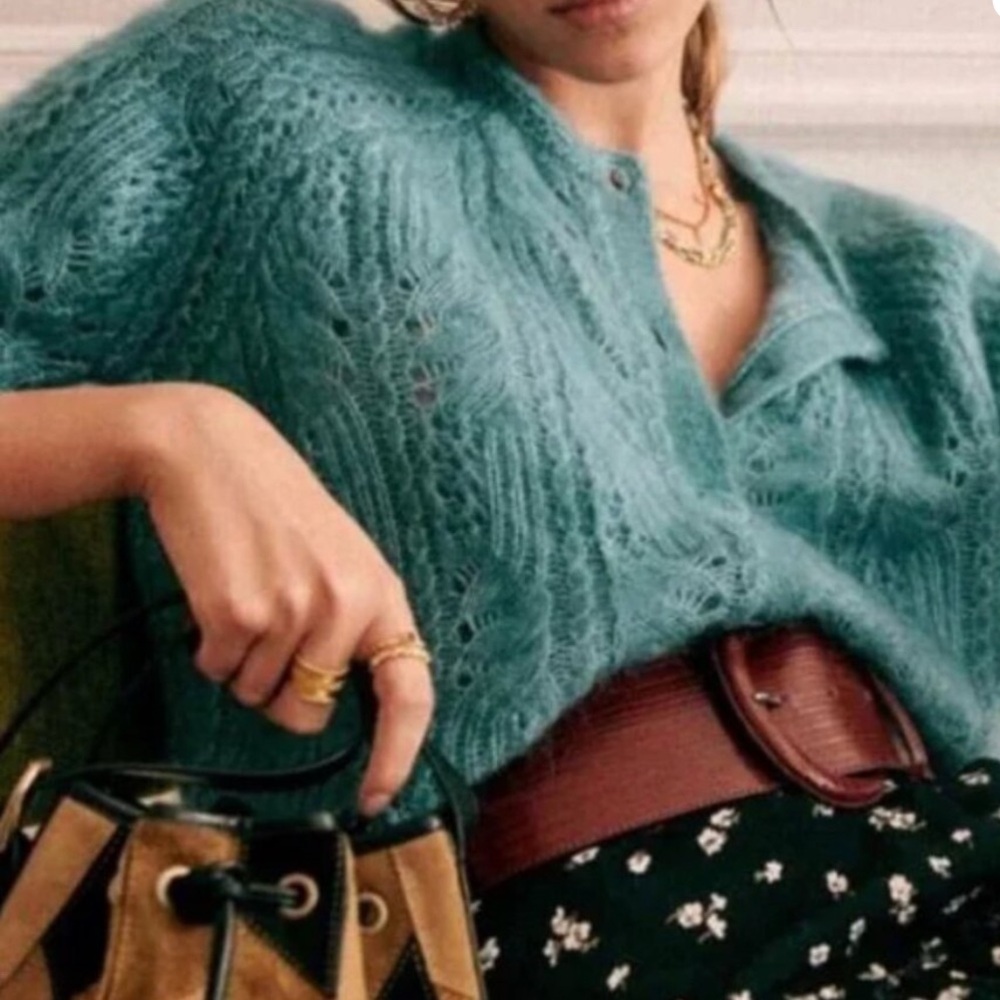 NEW**Luxuriously Soft Parisian Women's Sweater